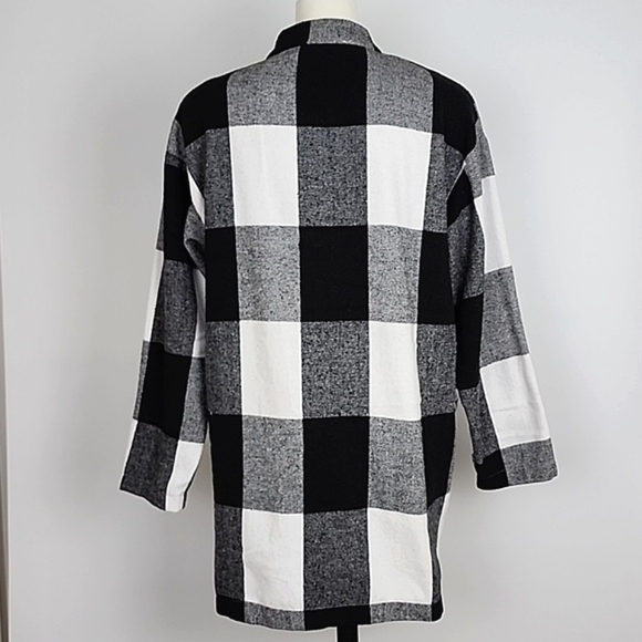 Weekend Suzanne Betro Women's Flannel Black White Plaid Oversized Shirt Sz M - Picture 3 of 9